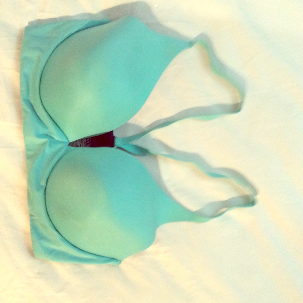 Victoria's Secret WireLess Bra 34dd